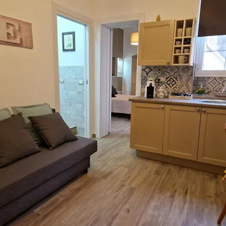 Citrus Giallo Apartment