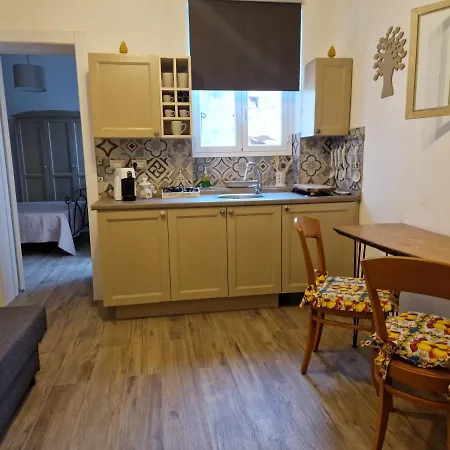 Apartment Citrus Giallo Syracuse